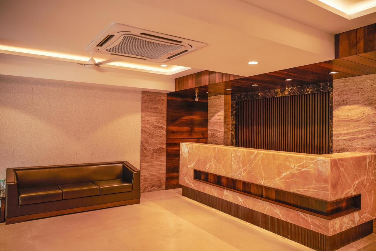 The Atithi Niwas Hotel Indore Buitenkant foto
