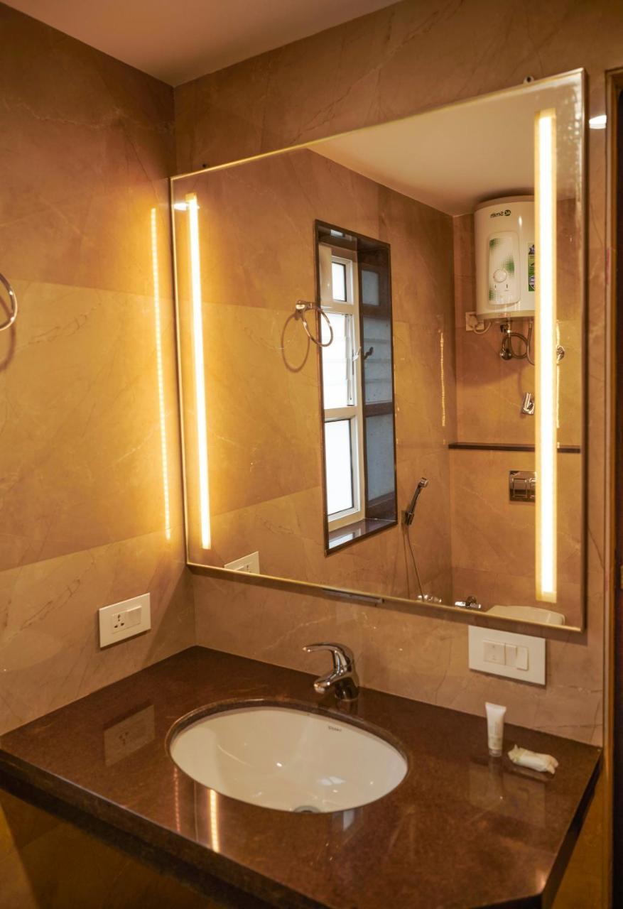 The Atithi Niwas Hotel Indore Buitenkant foto